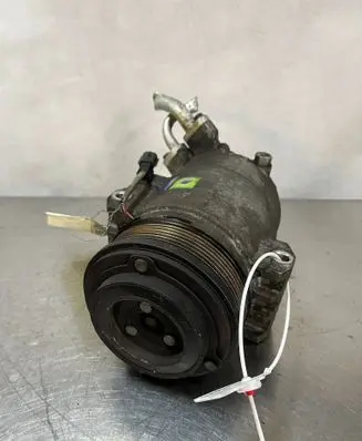 Renault Koleos I Air conditioning (A/C) compressor (pump) 926007877RAA