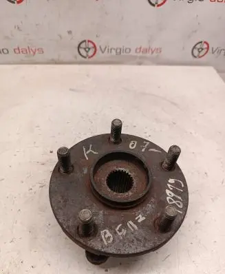 Toyota RAV 4 (XA30) Front wheel hub