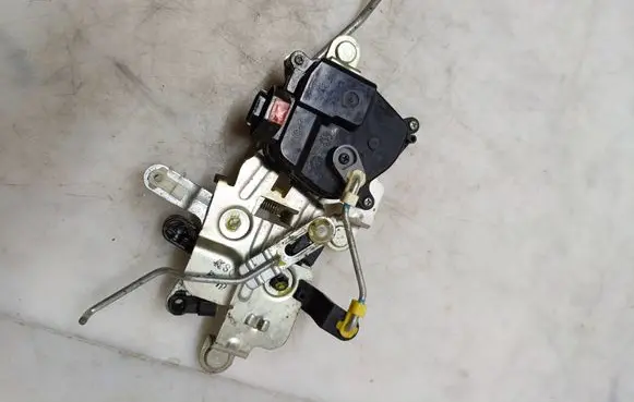 Hyundai H-1, Starex, Satellite Central locking switch button LH22FGU