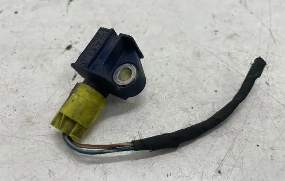 Mercedes-Benz E W212 Airbag deployment crash/impact sensor A2128204926
