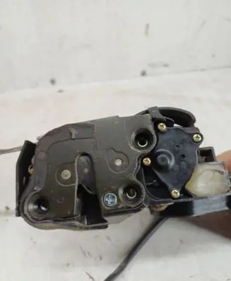 Suzuki Grand Vitara I Front door lock