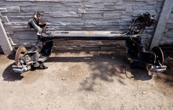 Renault Fluence Rear axle beam with reductor 