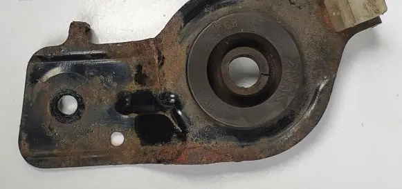 Nissan Primera Radiator mount bracket
