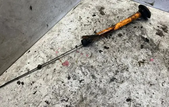 Volkswagen Golf V Oil level dip stick 038103663A