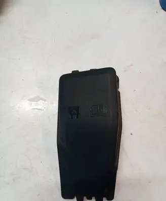 Volvo V60 Fuse box cover 30644652