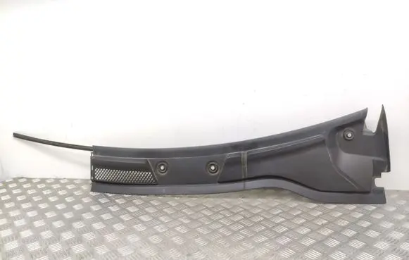 Mercedes-Benz B W246 W242 Wiper trim A2468300900