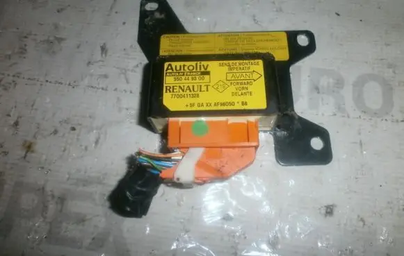 Renault Laguna I Airbag control unit/module 550449300 7700411328