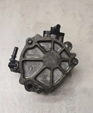Peugeot 3008 II Vacuum pump 9804021880