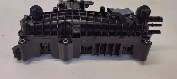 Volvo XC40 Intake manifold 32257849