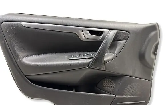 Volvo XC70 Front door card panel trim 
