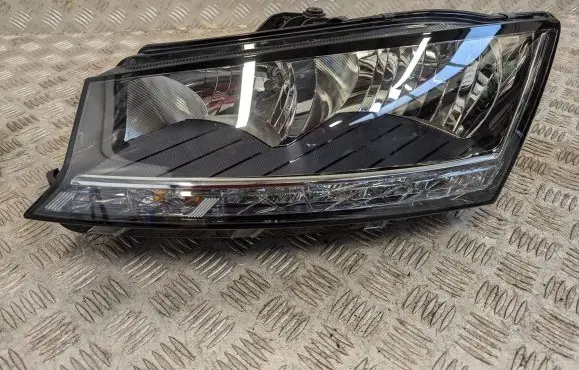 Skoda Fabia Mk3 (NJ) Headlight/headlamp 6V1941015D