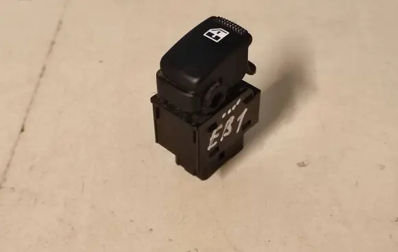 Hyundai Tucson JM Electric window control switch