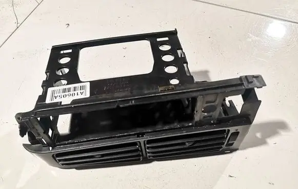 Volkswagen Golf III Dash center air vent grill 1h5819736b 1h6819732