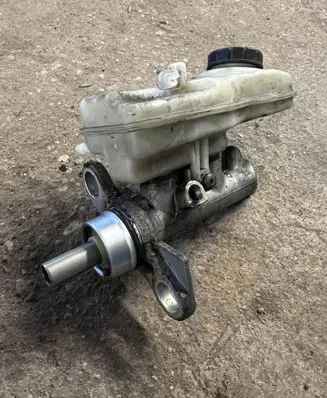 Renault Scenic II - Grand scenic II Master brake cylinder 320671112 03142879