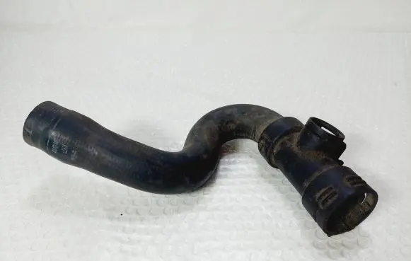 Audi A6 S6 C5 4B Engine coolant pipe/hose 4B0121049D