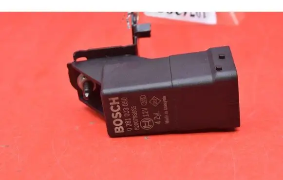 Renault Trafic I Glow plug 8200798585