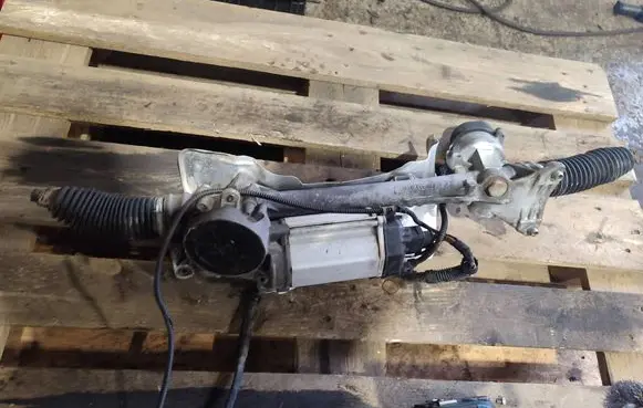 Volkswagen Golf VI Steering rack 1K0909144R 1K1423051EE