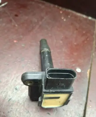 Seat Alhambra (Mk1) High voltage ignition coil 06B905115E CM11201