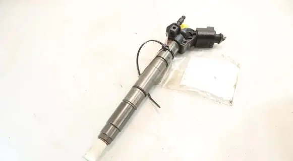Audi A6 S6 C6 4F Fuel injector