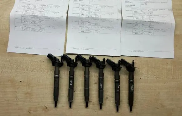 Mercedes-Benz CLS C219 Fuel injector A6420701387