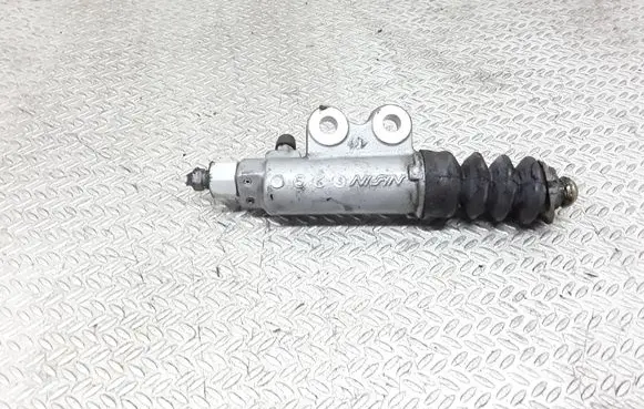 Clutch slave cylinder