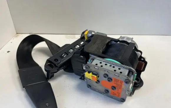 Audi A6 S6 C7 4G Front seatbelt 4G8857705B