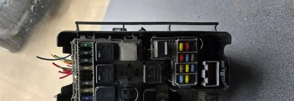 Volvo V70 Fuse module 01046408 30797101
