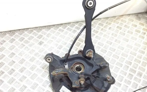 Rear wheel hub