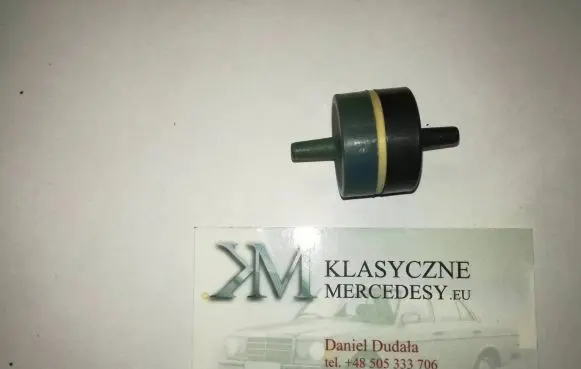 Mercedes-Benz SL R107 Valve 0011401760