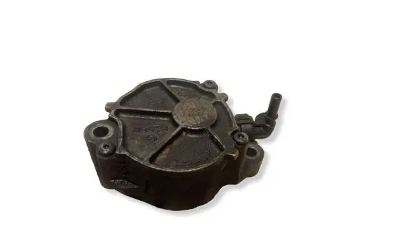Ford Focus Vacuum pump D1562C2