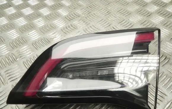Tesla Model 3 Rear/tail lights 1077402
