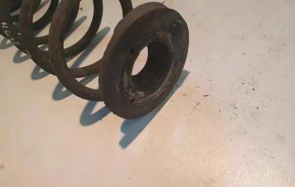 Volkswagen Golf V Rear coil spring