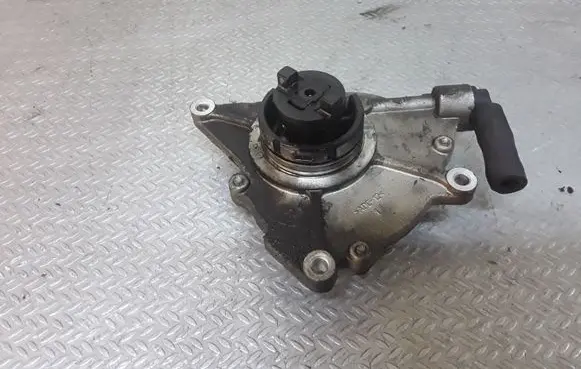 KIA Sorento Vacuum pump 288104A400
