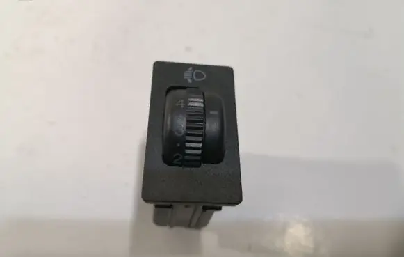 Toyota Corolla Verso AR10 Headlight level height control switch 8415202021 37139