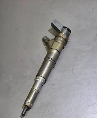 BMW 5 E60 E61 Fuel injector 7794652 0445110212