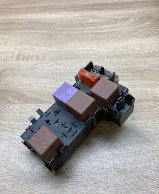 Renault Megane I Fuse module 7703297193
