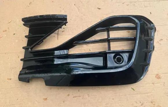 Volkswagen Golf VIII Front bumper lower grill 5H0853666K