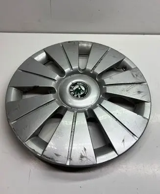Skoda Fabia Mk1 (6Y) R15 wheel hub/cap/trim 6Y0601147H
