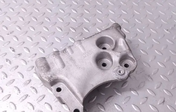 Mercedes-Benz A W177 Engine mounting bracket 112318425R