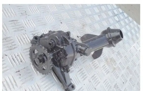 Mercedes-Benz Sprinter W901 W902 W903 W904 Oil pump 