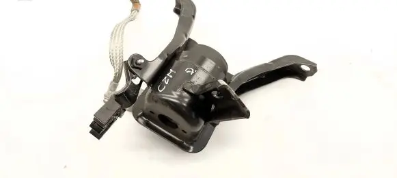Toyota C-HR I Engine mount bracket