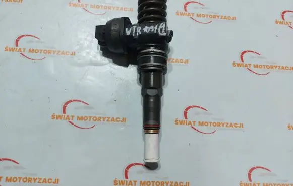 Audi A4 S4 B6 8E 8H Fuel injector 038130073BA