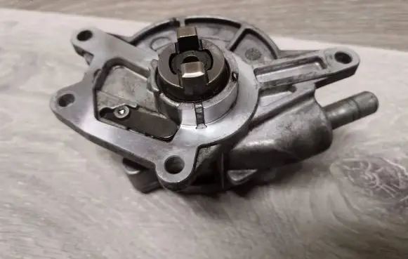 Mercedes-Benz R W251 Vacuum pump A6422300165