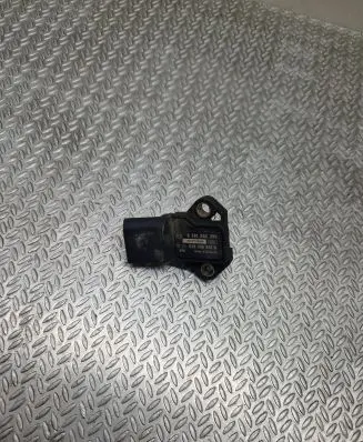 Volkswagen Golf V Air pressure sensor 038906051B 0281002399