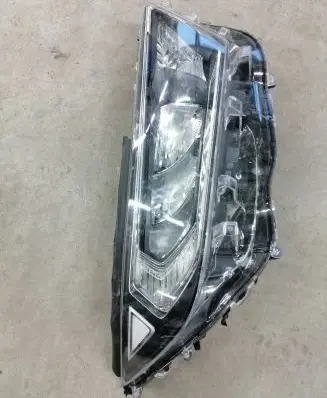 Toyota RAV 4 (XA50) Headlight/headlamp 155774728W