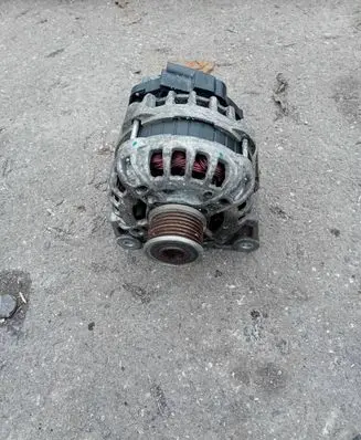 Renault Captur Generator/alternator 231008593R F000BL0410