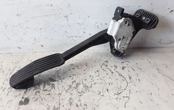 Volvo S60 Accelerator throttle pedal 30636003 6PV00853700