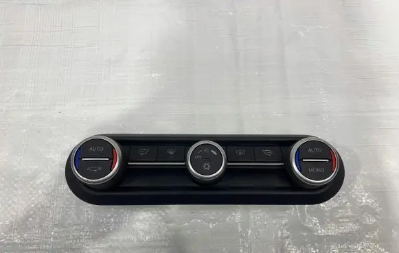 Alfa Romeo Giulia Climate control unit