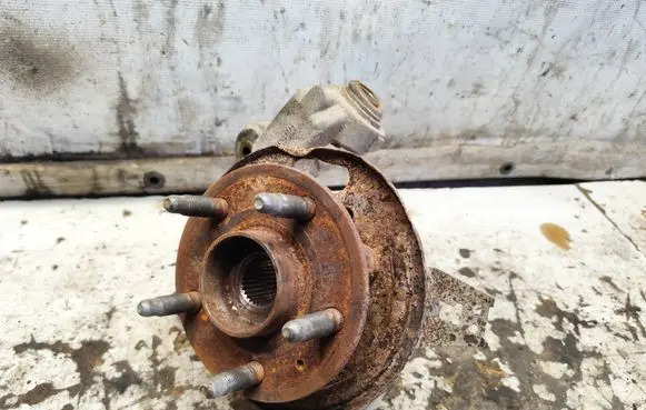 Cadillac CTS Rear wheel hub 0466
