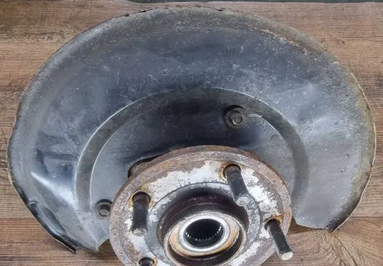 Fiat Freemont Front wheel hub spindle knuckle 04779907AA